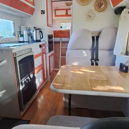 Готель Camping Car A 3 Minutes Du Parc Pairi Daiza Брюжлет Екстер'єр фото
