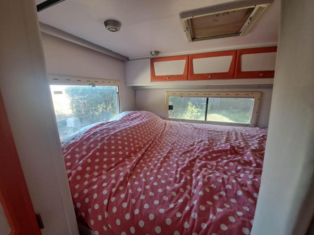 Готель Camping Car A 3 Minutes Du Parc Pairi Daiza Брюжлет Екстер'єр фото